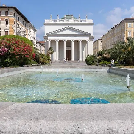 Centro I Imbriani 12/b アパート トリエステ