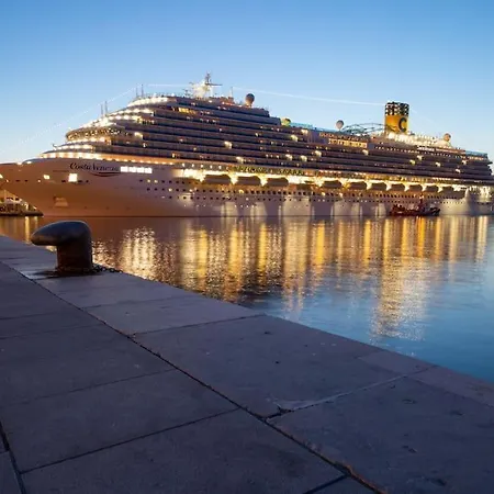 Centro I Imbriani 12/b 公寓 *