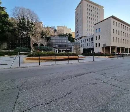 Centro I Imbriani 12/b Appartamento *